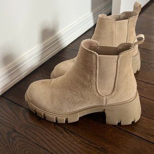 STEVE MADDEN HOWLER BOOTIES